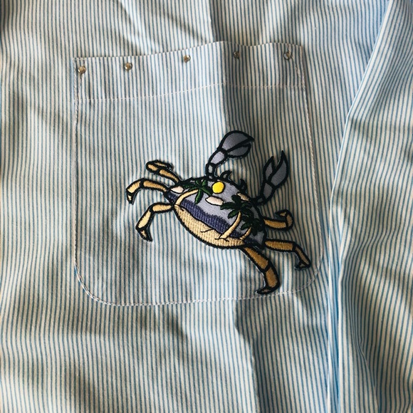 Las Olas Button Shirt Collared Light Blue Stripe Embellished Crabs Sz L - Picture 3 of 12